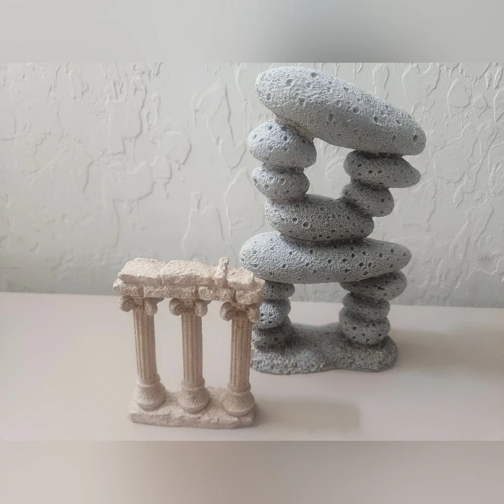 Decorative Fish Tank Figurines 4 Pieces